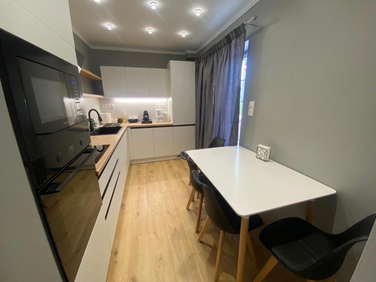 Comfortable Apartment Near To Metro Aten Exteriör bild